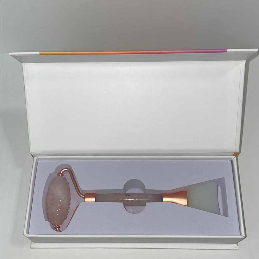 Maelys SMOOTH-ME Quartz Body Roller & Applicator